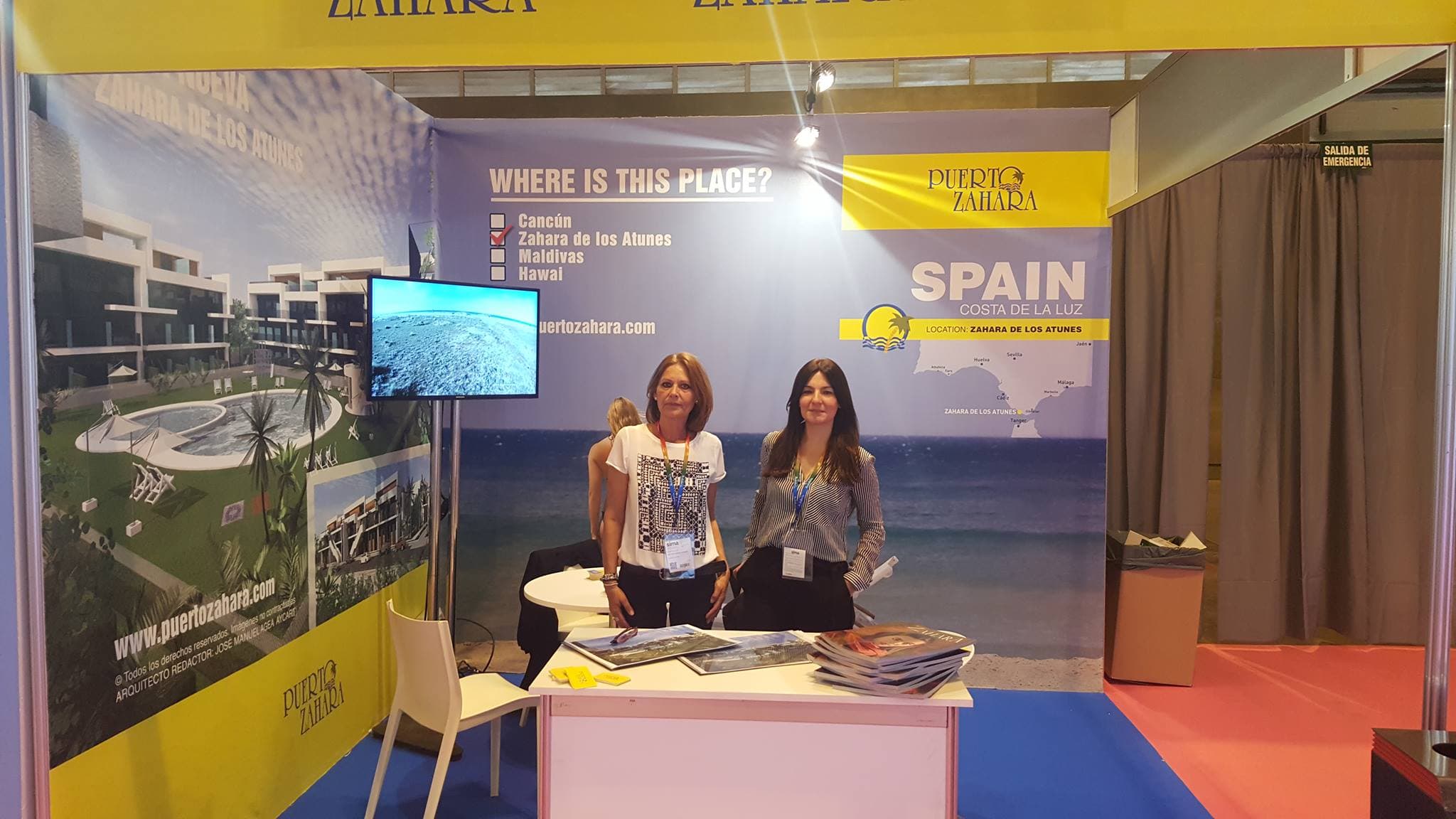 Equipo Puerto Zahara en FITUR