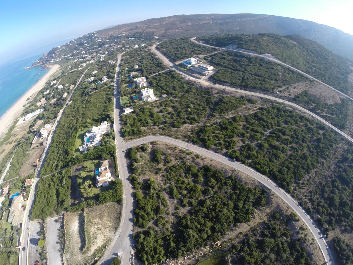 En venta parcela de unos 2.700 m2 en la playa del Faro de camarinal, Atlanterra. - Imagen de la propiedad