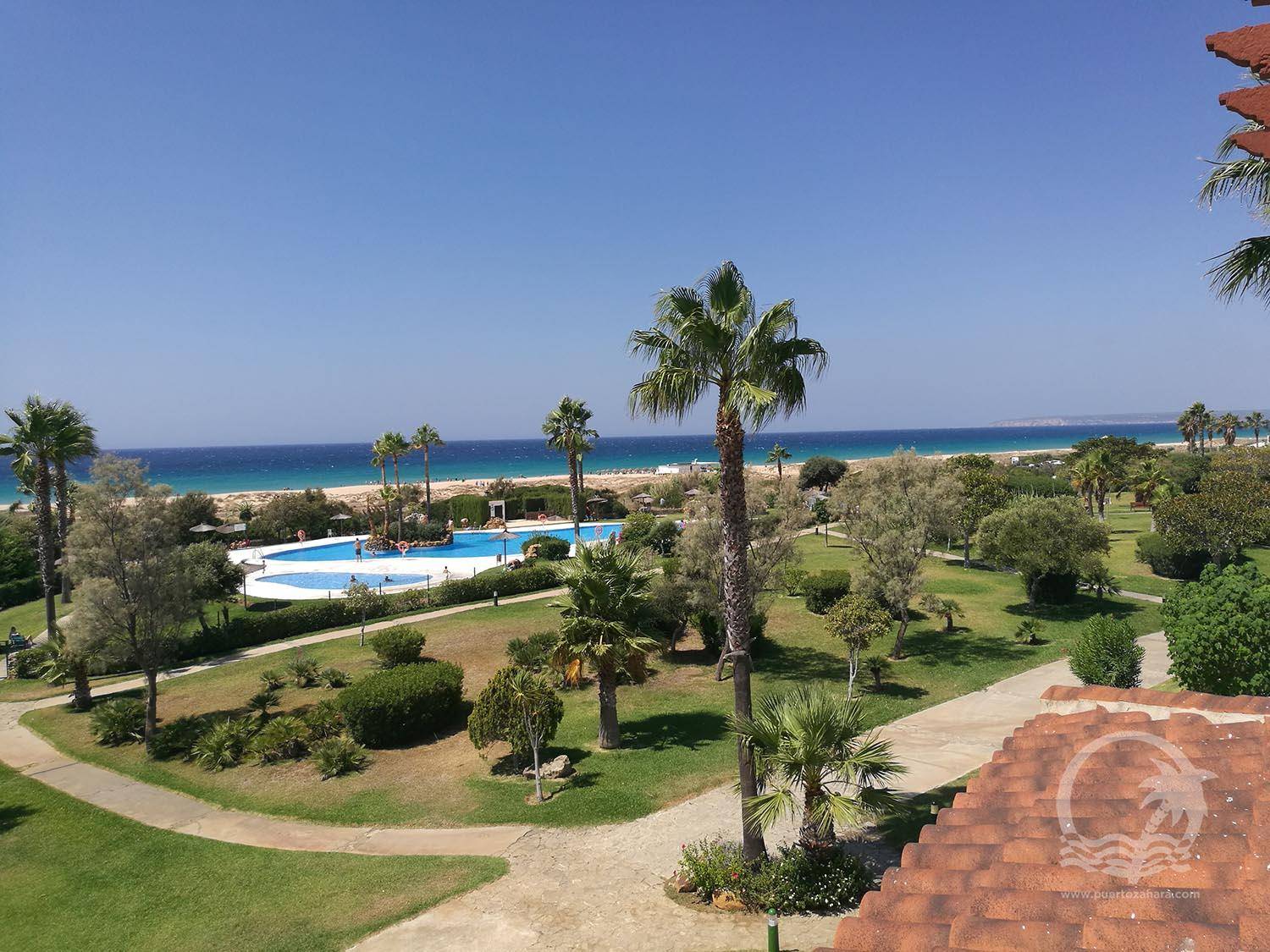 En venta apartamento de dos dormitorios con vistas al mar en la urbanización Atlanterra Costa. - Imagen de la propiedad