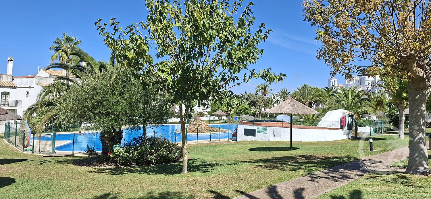 En venta apartamento de dos dormitorios en la urbanización Atlanterra pueblo - Imagen de la propiedad