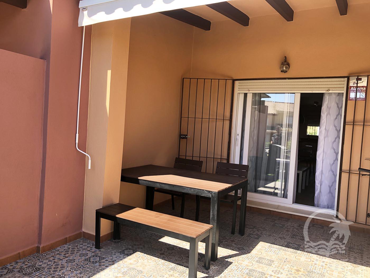 Vivienda dúplex de 2 dormitorios, 1 baño y 1 aseo en la urbanización Jarales Golf en Atlanterra - Fotografía inmueble